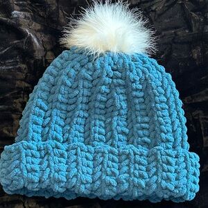 Adirondack Winter Hat - size med/lg - 100% Polyester - color is more of a Teal